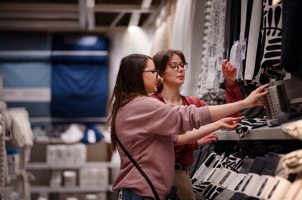 Sourcing Under Tariffs